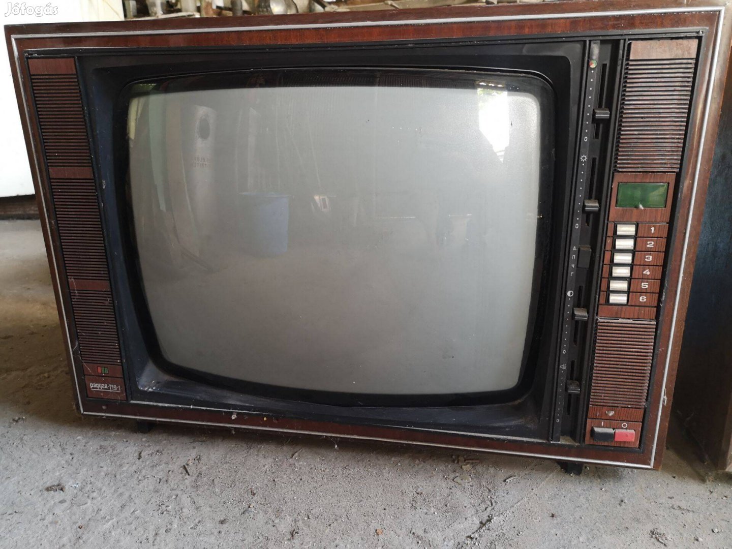 Retró régi szovjet TV eladó