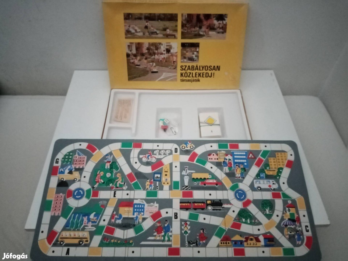 Retro szabályosan közlekedj! társasjáték