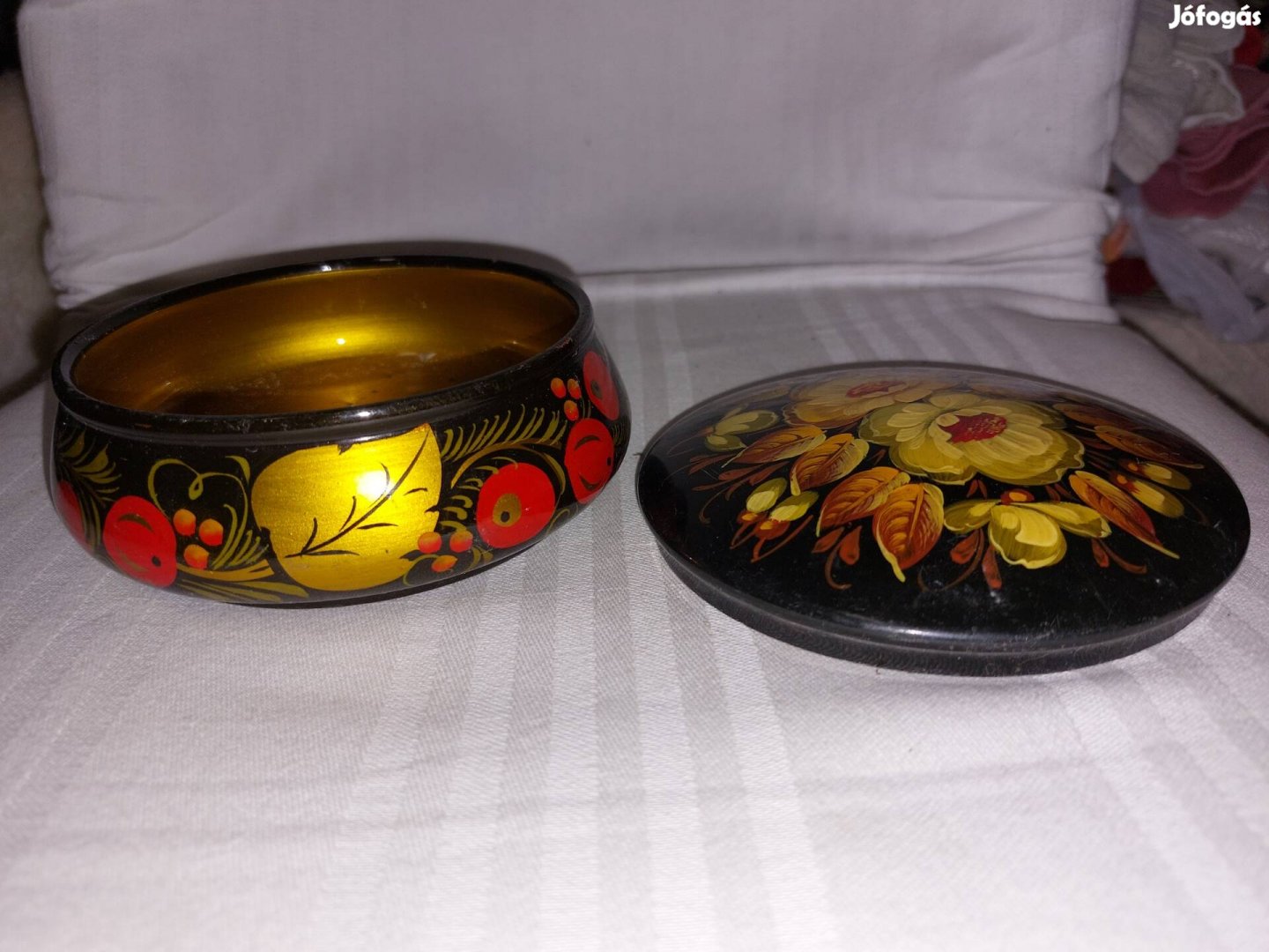 Retro szovjetkori bonbonierr8e festett