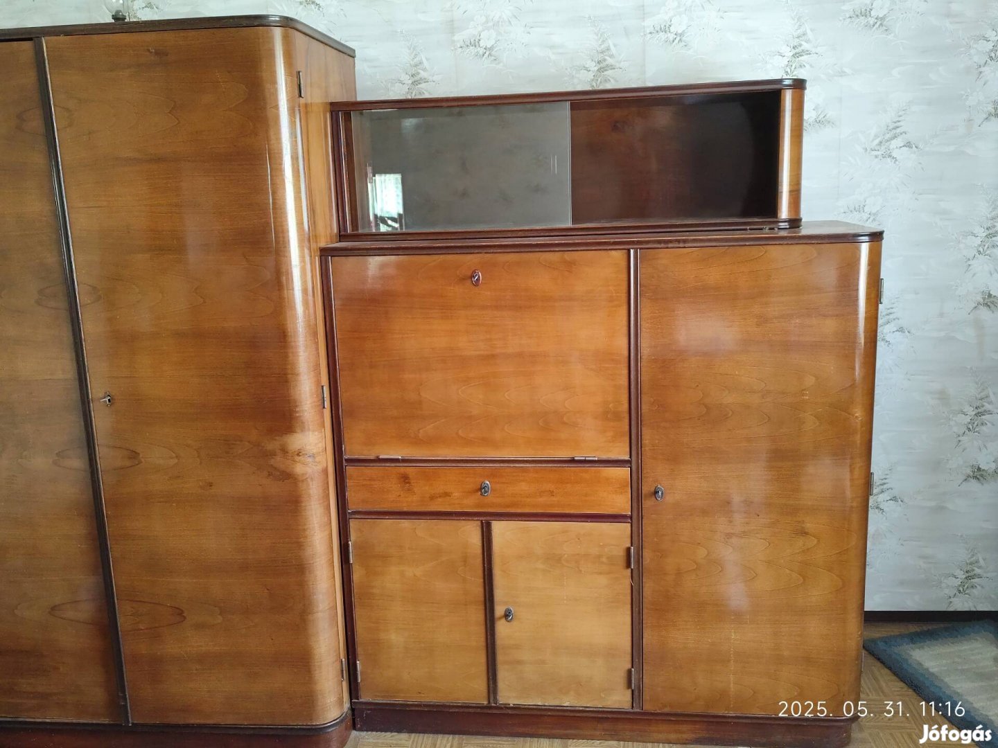 Retro tálaló szekrény