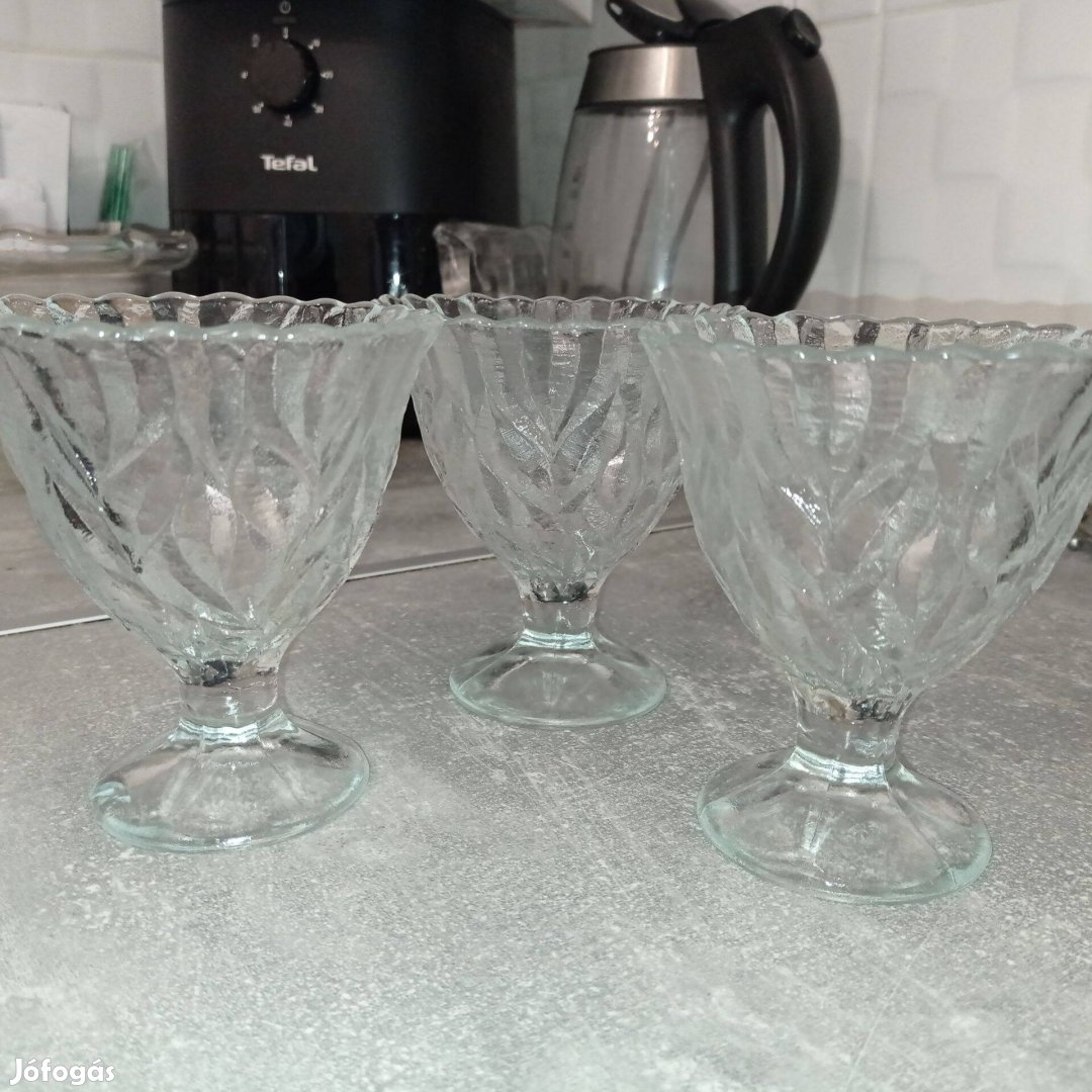 Retro talpas fagyis kehely