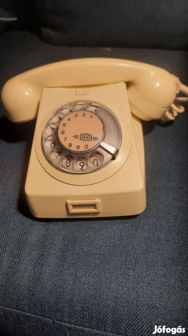 Retro tarcsas telefon