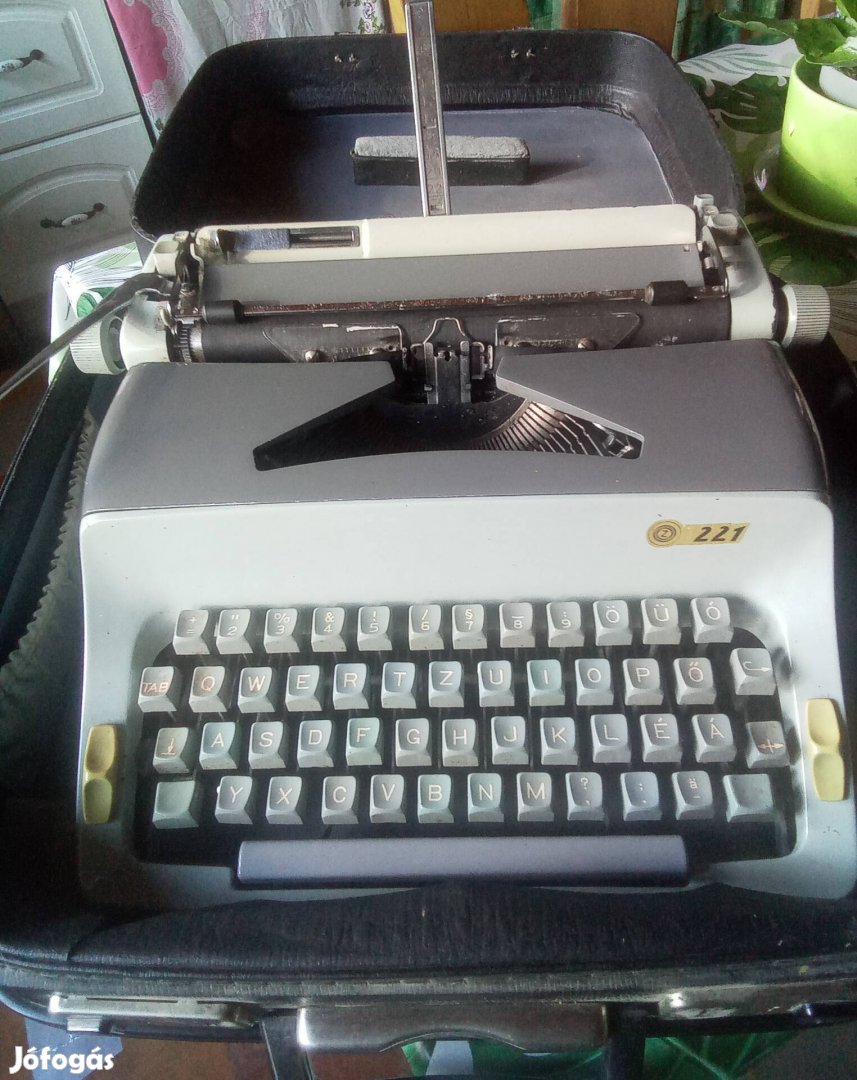 Retró táska író gép 