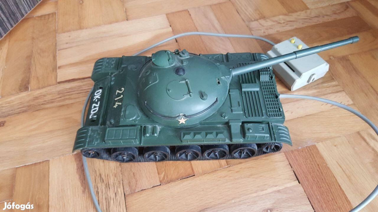 Retro távirányítós tank játék