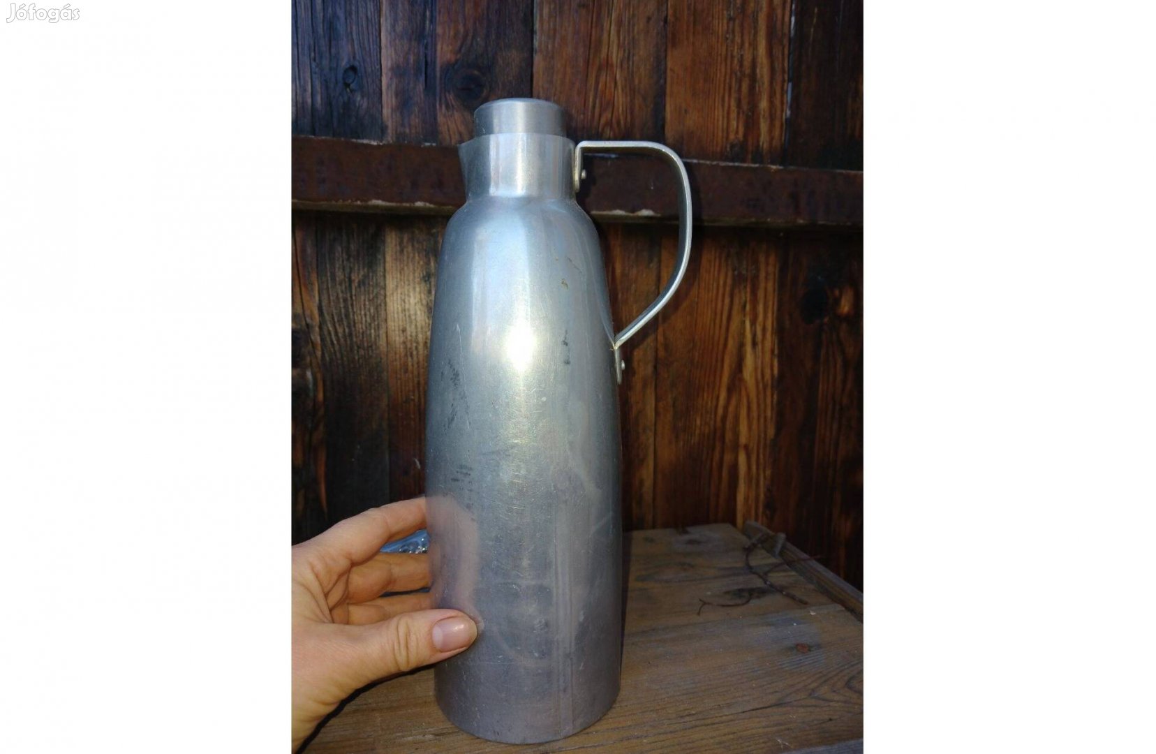 Retró termosz kiöntő art deco stlusban