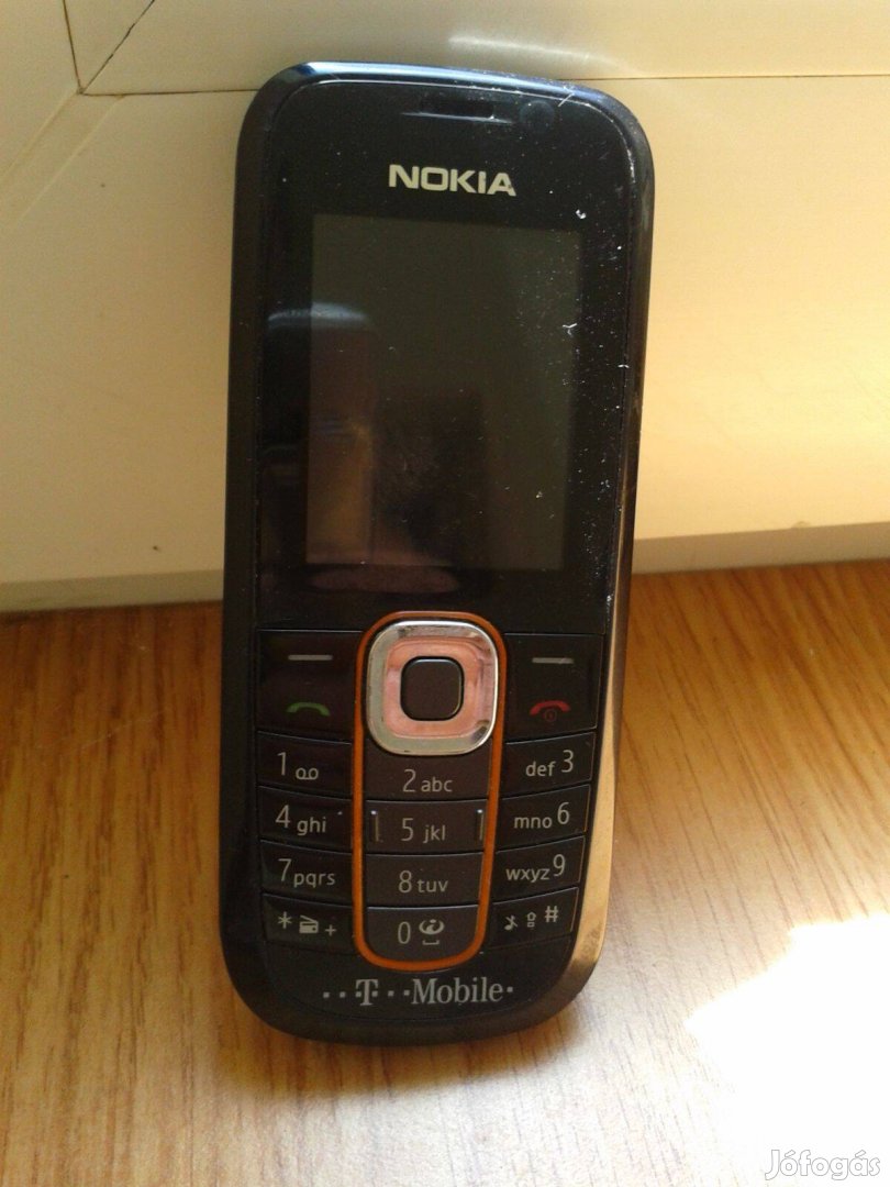 Retro új állapotú Nokia 2600 nyomógombos mobiltelefon