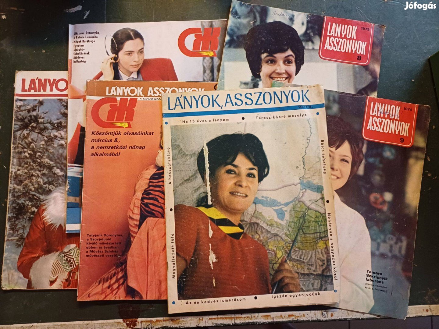 Retró újság: Lányok, Asszonyok