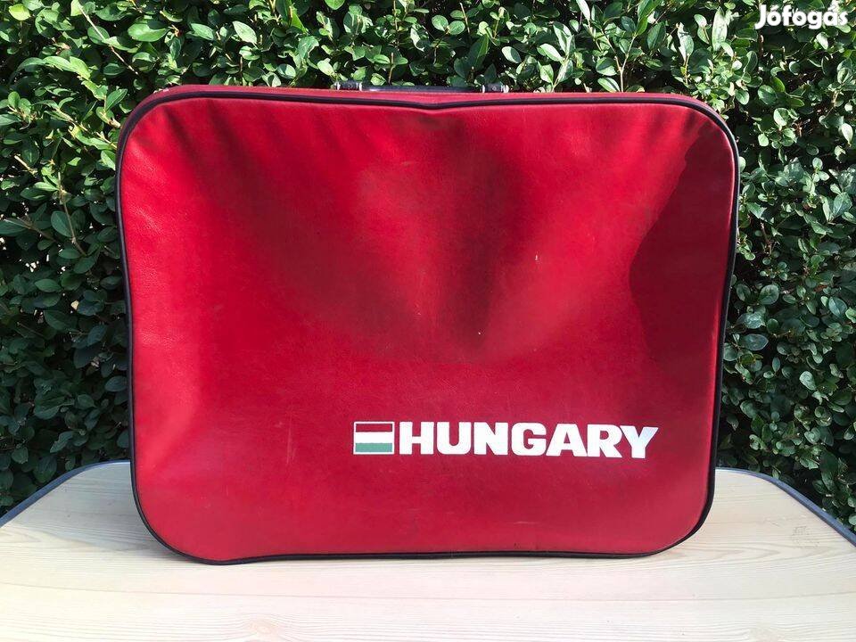 Retro utazótáska hungary felirattal
