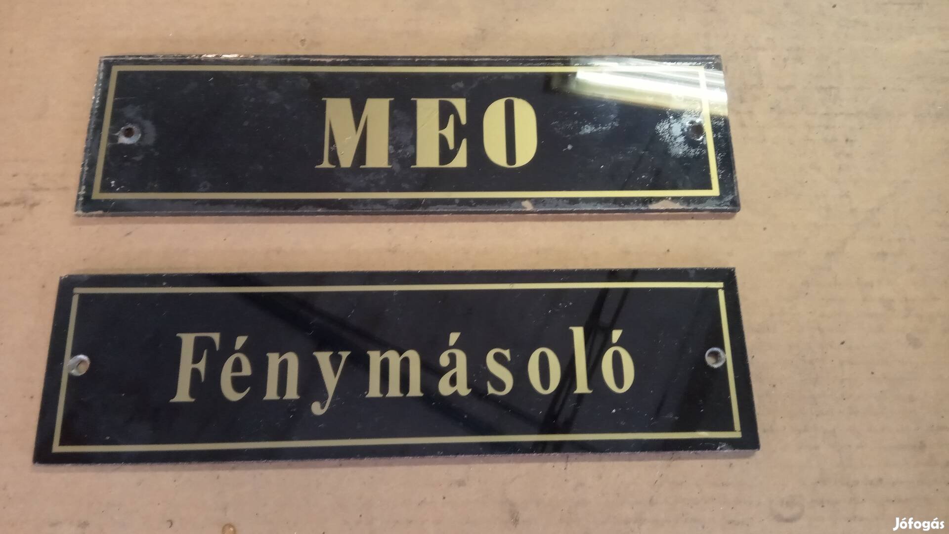 Retro üveg jelzőtábla