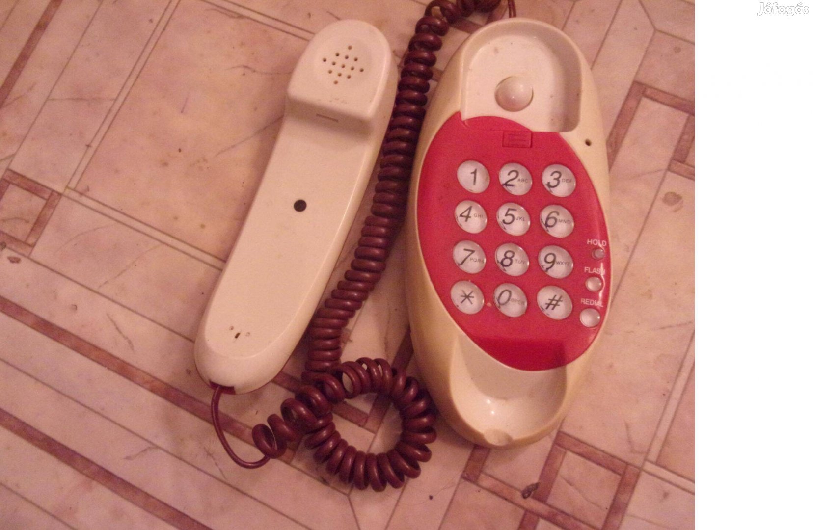 Retro vezetékes telefon házi telefon Újpest központ közelében