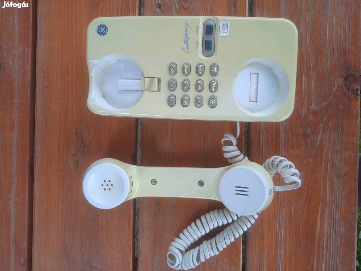 Retró vezetékes telefon készülék