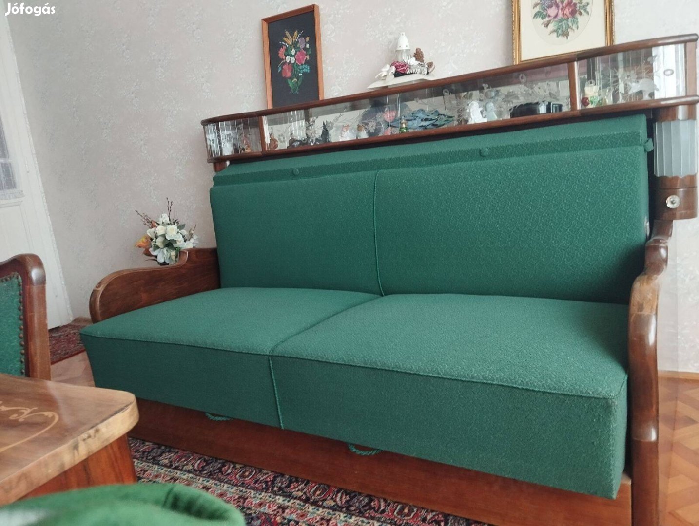 Retro vitrines kanapé kiváló állapotban