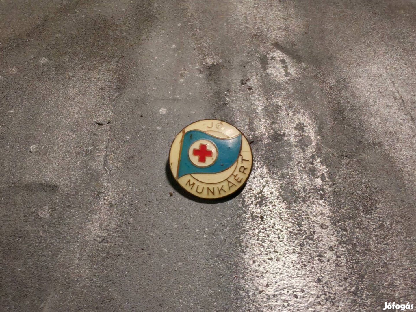 Retró vöröskeresztes Jó Munkáért jelvény