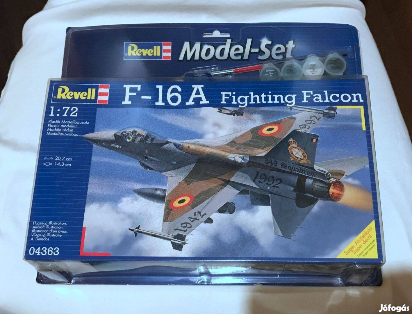 Revell F 16 A repülő modell (bontatlan)