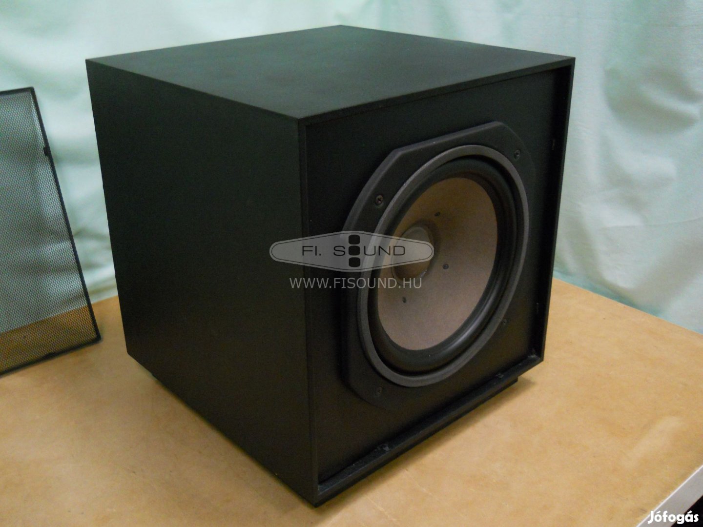 Revox Piccolo-Bass ,70W, 4ohm,sztereo passzív subwoofer 25cm-s