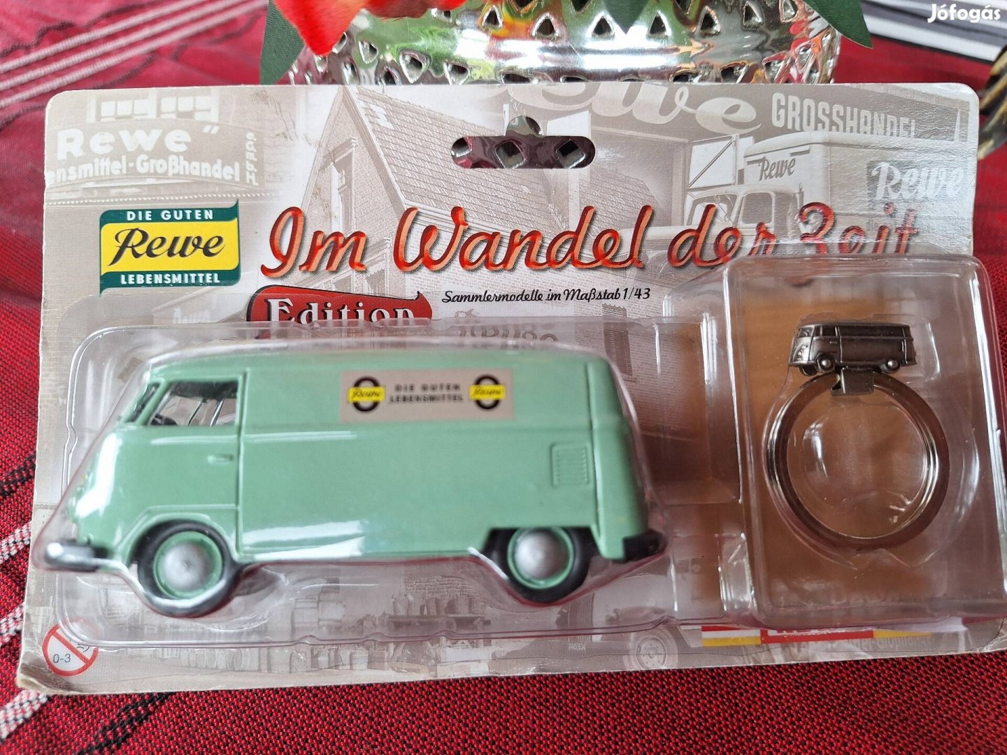 Rewe VW busz kulcstartóval, bontatlan csomagolásban