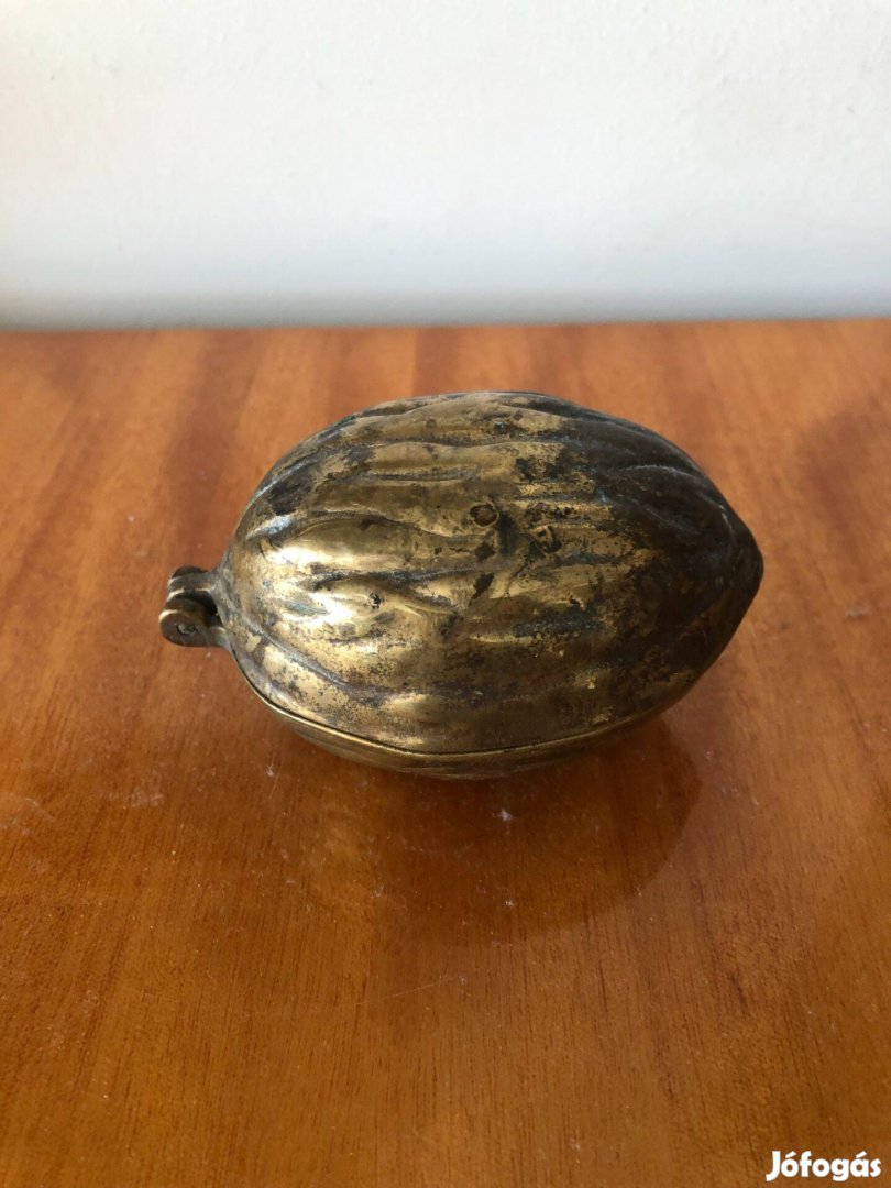 Réz dió alakú hamuzó