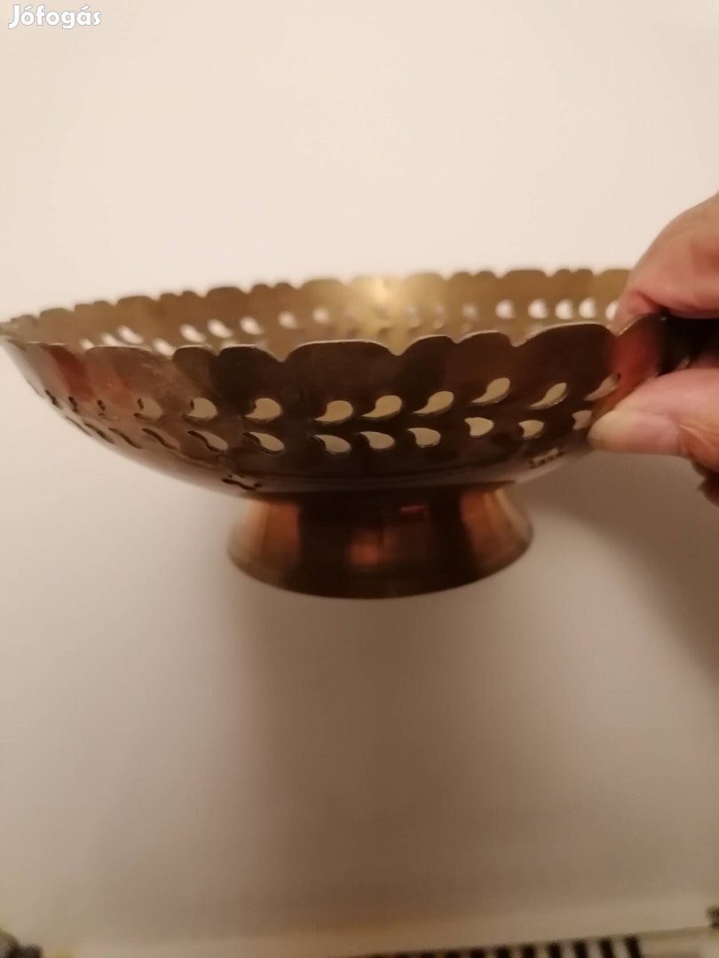 Réz dísztárgyak eladók.