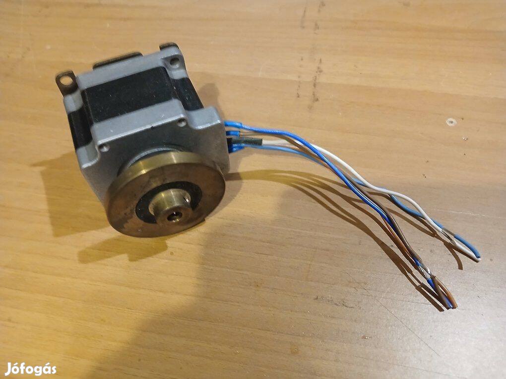 Rezgéscsillapítós léptetőmotor