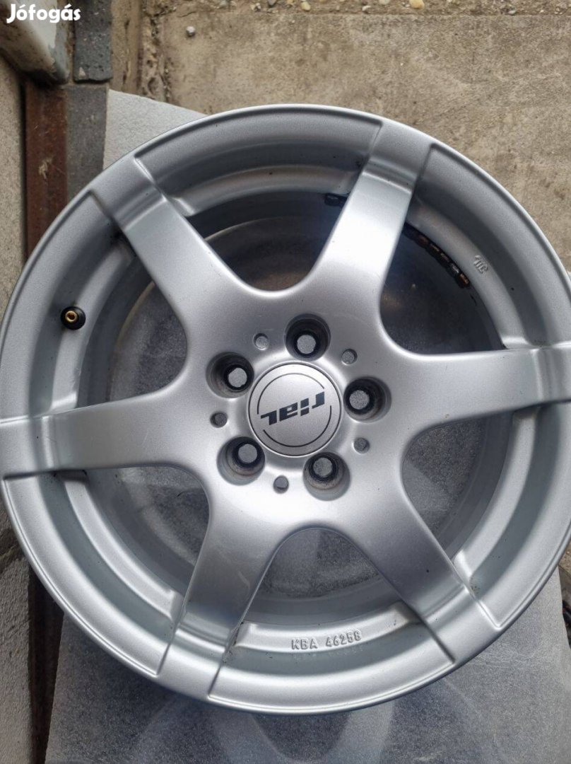 Rial 46258 6,5Jx15H2 ET38 felni (VW Golf4)