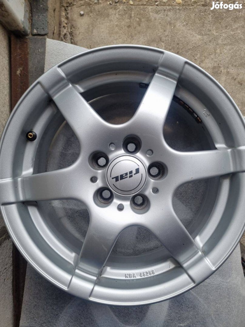 Rial 46258 6,5Jx15H2 ET38 felni (VW Golf4)