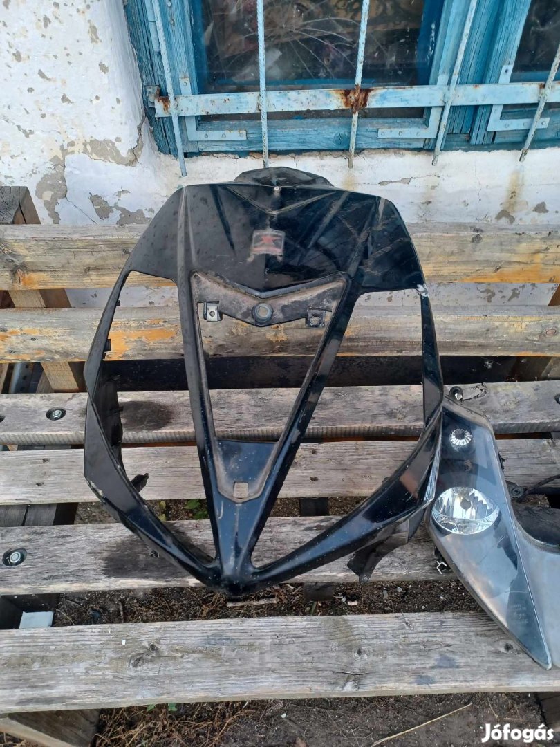 Ride első idom és lámpa kis hibával