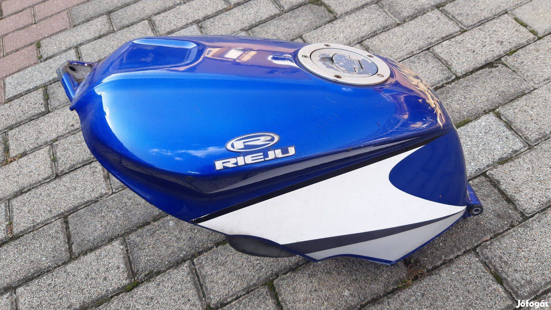 Rieju RS2 Matrix tank