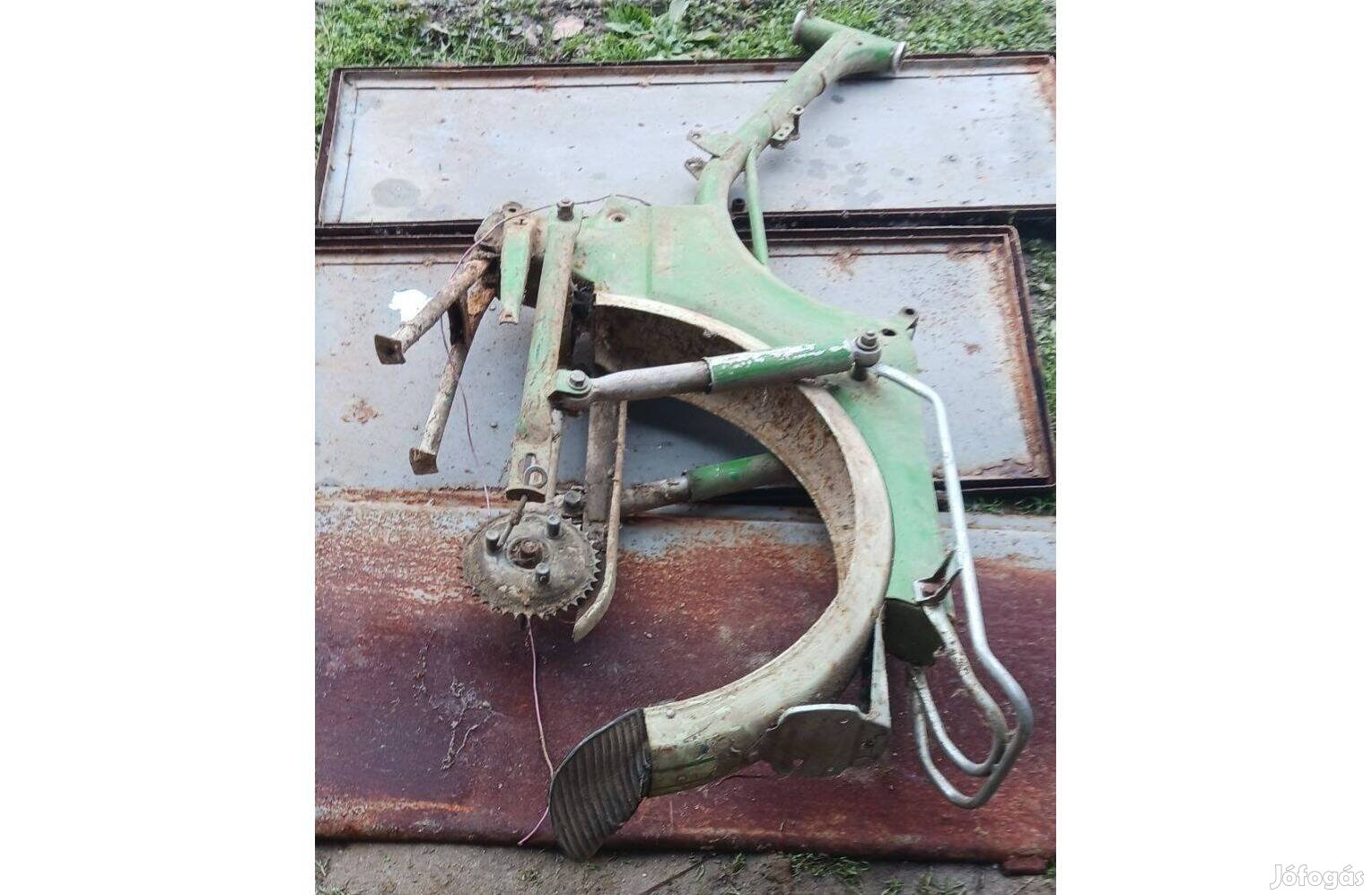 Riga váz, tank, alkatrészek eladók