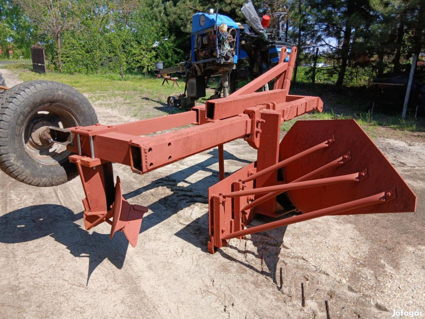 Rigol eke függesztett mélyszántó