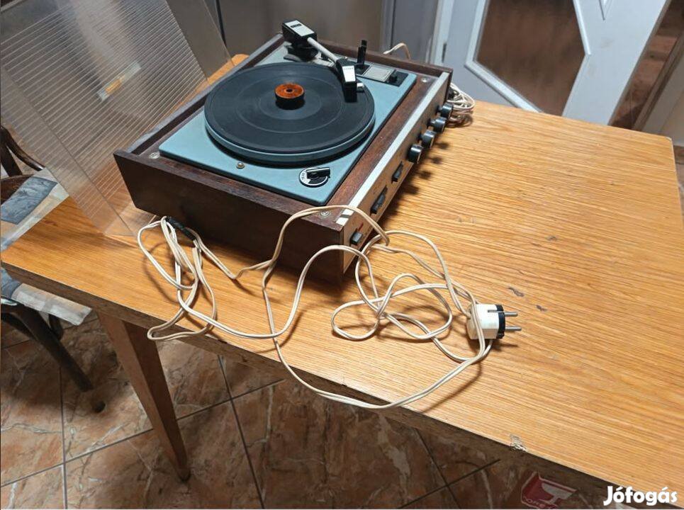 Rigonda Stereo lemezlejátszó