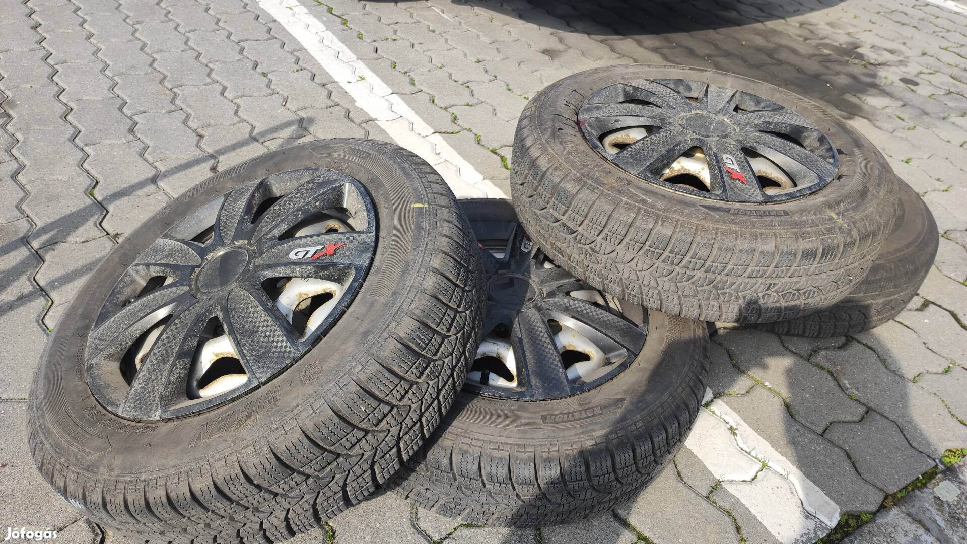 Riken téli gumi szett felnivel 155/75R13