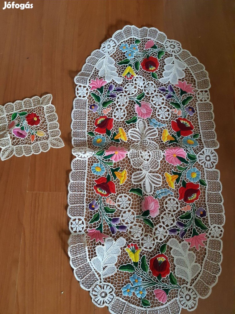 Riselt kalocsai teritő 86cmx42cm +ajándék kicsi