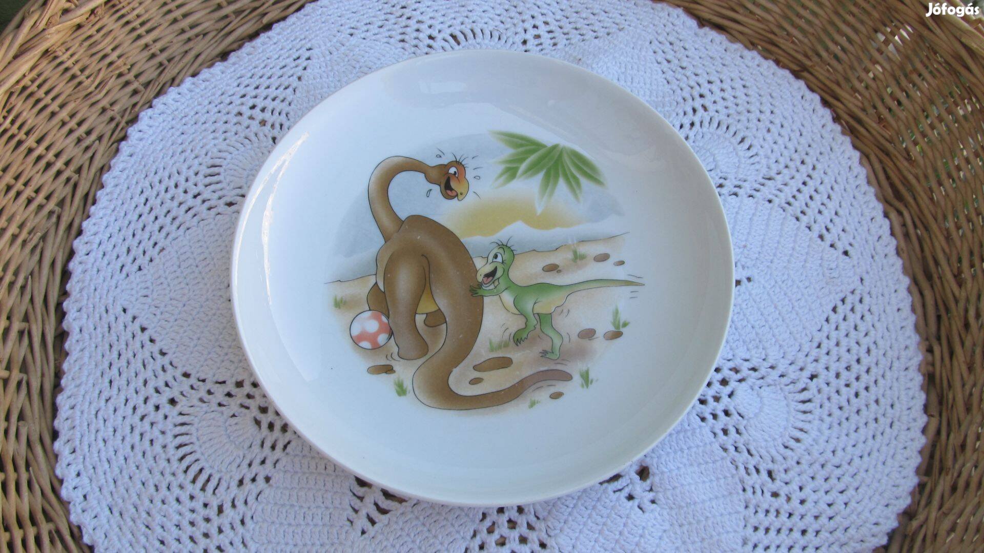 Ritka, régi, jelzett porcelán dinómintás gyerek tányér