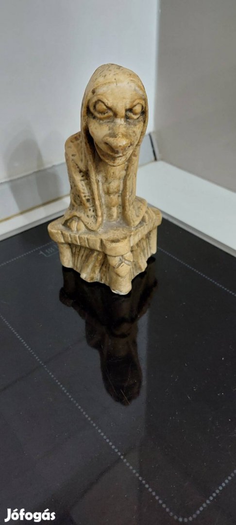 Ritka kő szobor figura