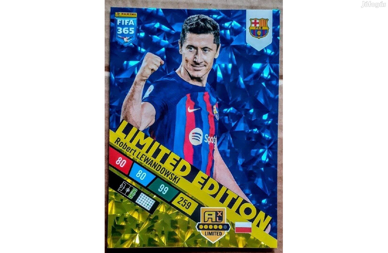 Robert Lewandowski Barcelona XXL focis kártya Panini FIFA 2023