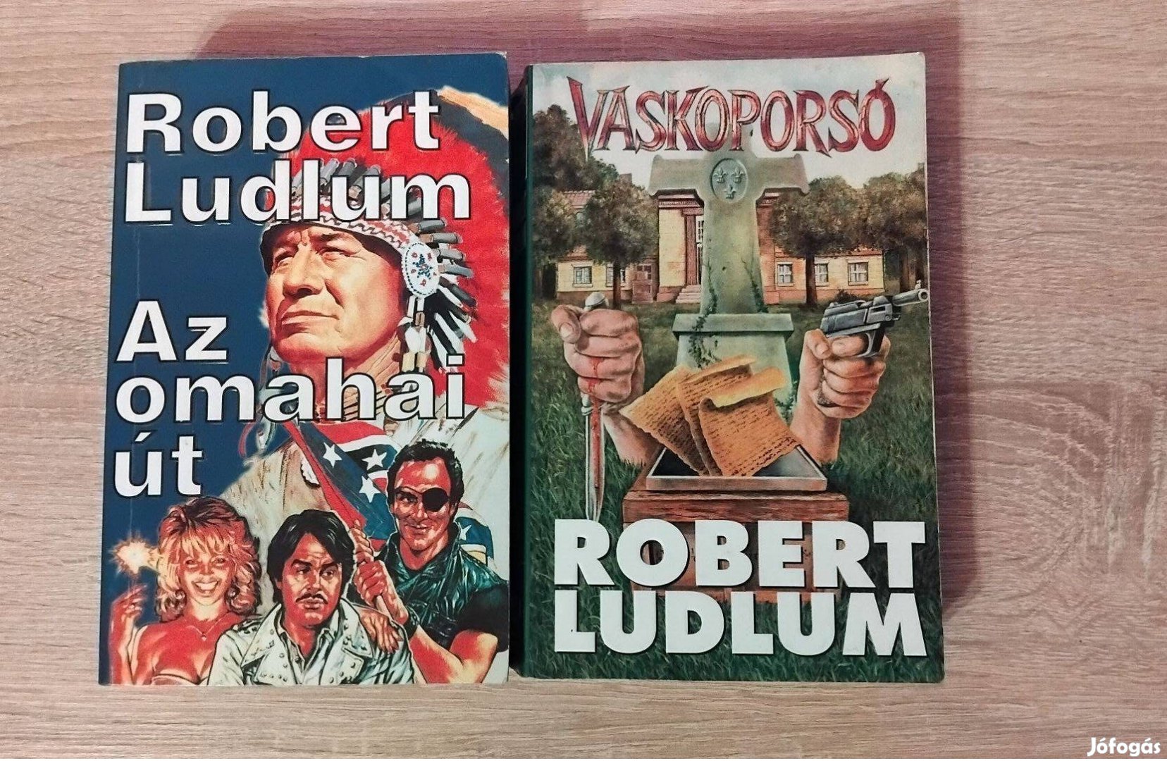 Robert Ludlum az omahai út és Vaskoporsó könyv egyben