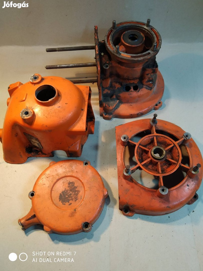 Robi 52 es motor blokk ház .
