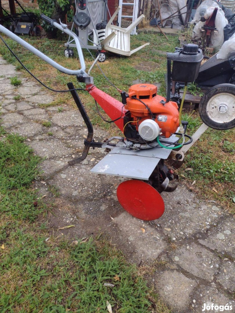 Robi 52 tomos kocsival