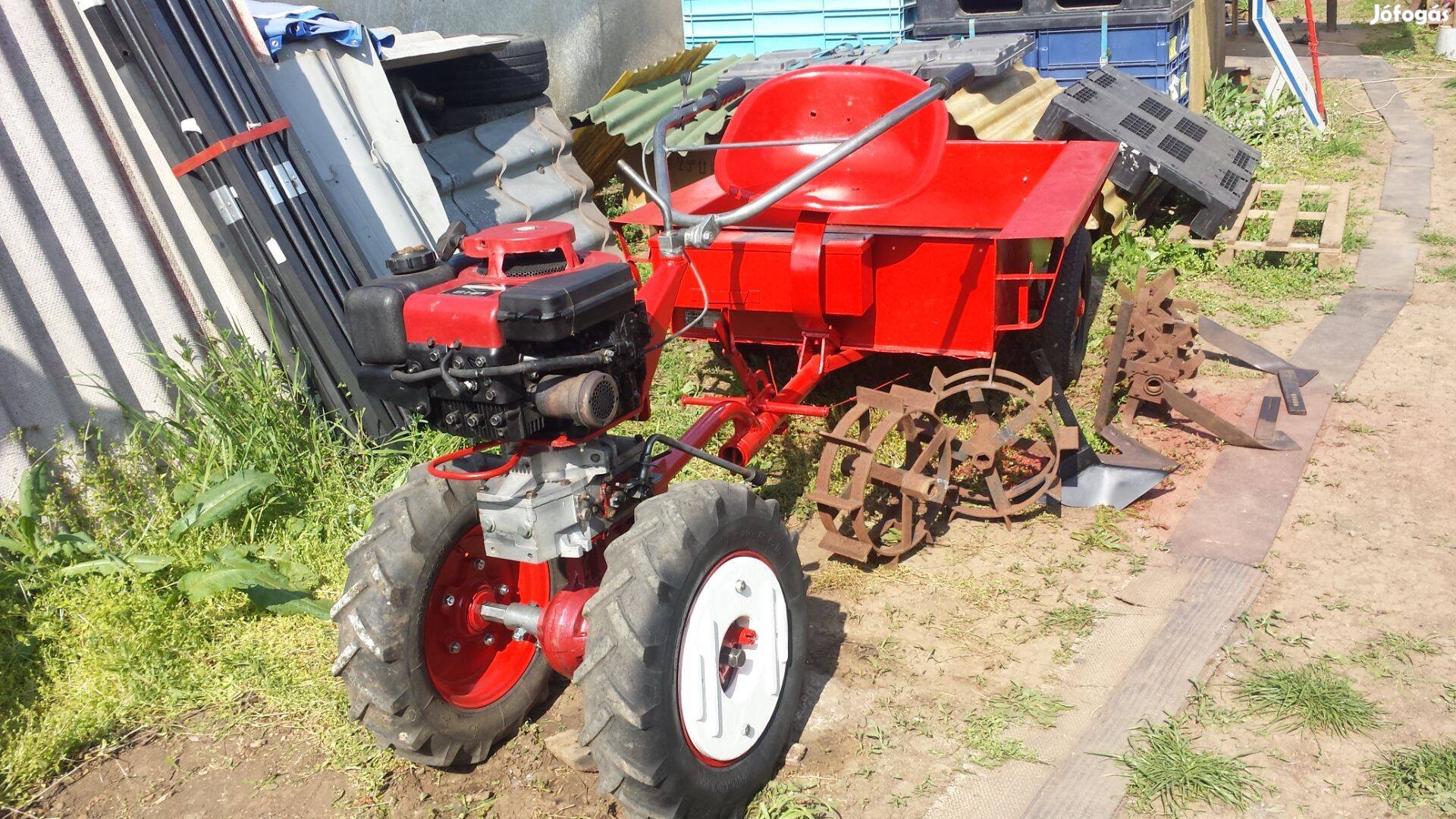 Robi Rekord 250 kerti traktor kistraktor pótkocsi munkaeszközökkel