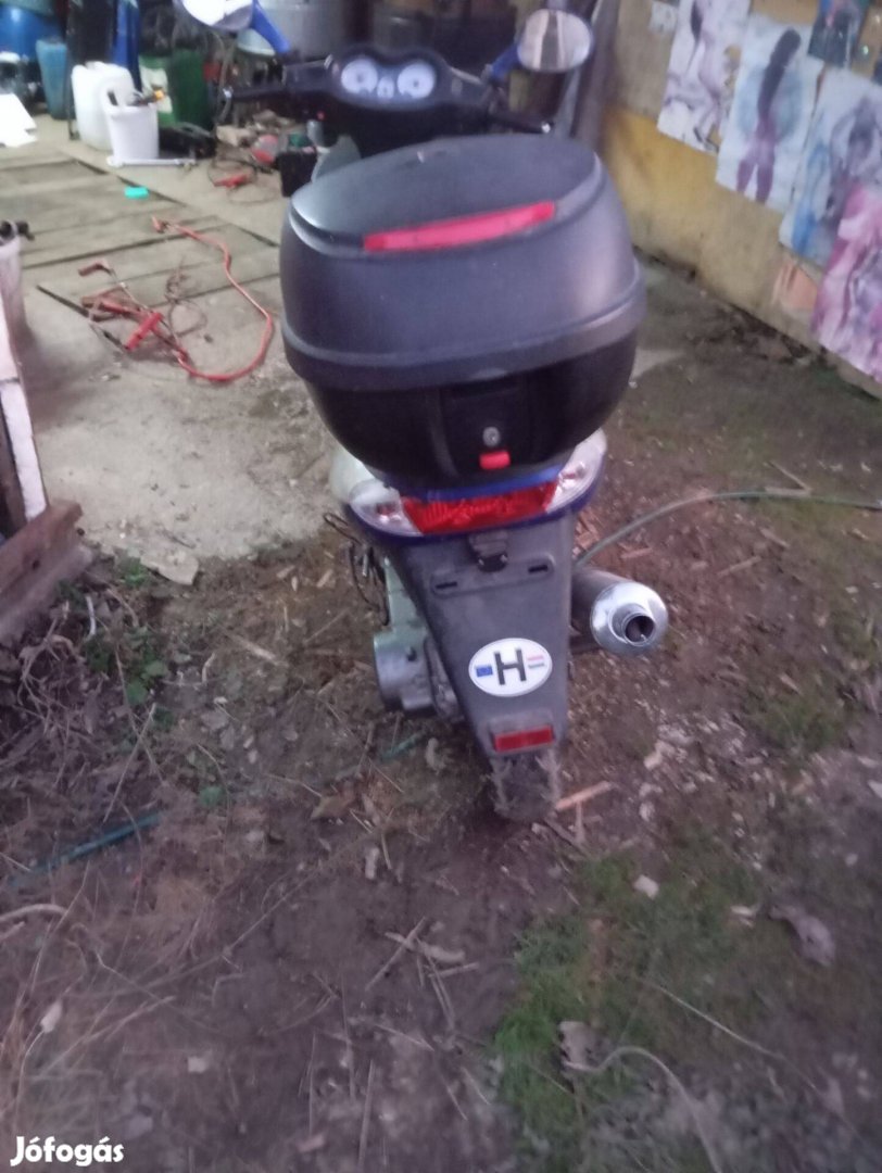 Robogó 125 4t sürgősen eladó
