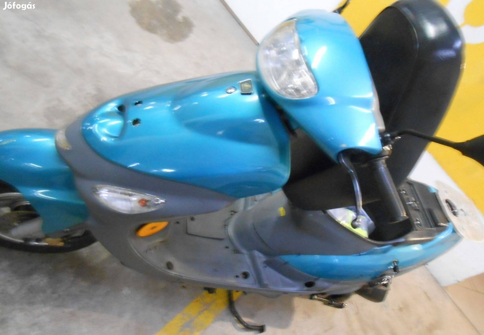Robogó összes alkatrészei eladó, 4 ütemű, segédmotor alkatrész