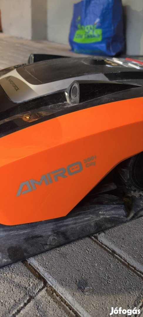 Robot fűnyíró, Yard Force Amiro 350i City