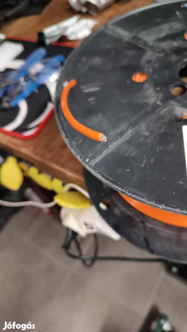 Robot fűnyíró nyomvonal, határoló vezeték