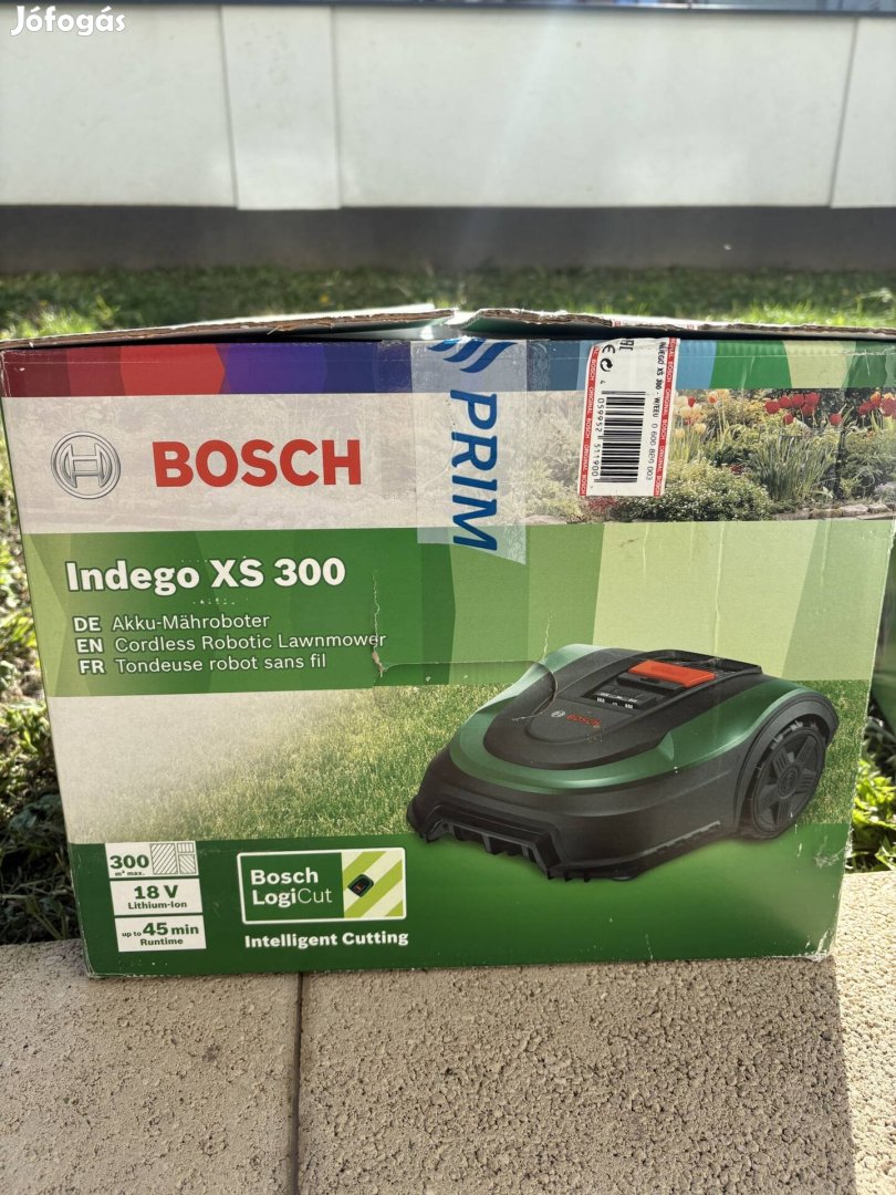 Robotfűnyíró garázzsal, dokkolóval, Bosch Indego 30 Xs