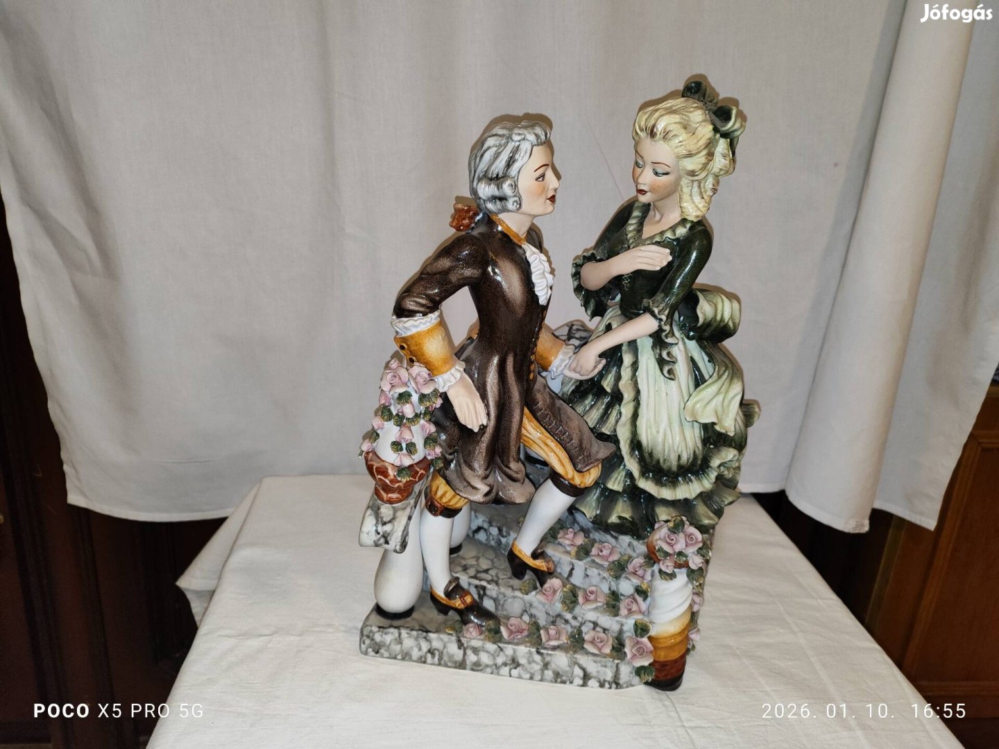 Roceram Alba Iulia kézzel festett porcelán szobor