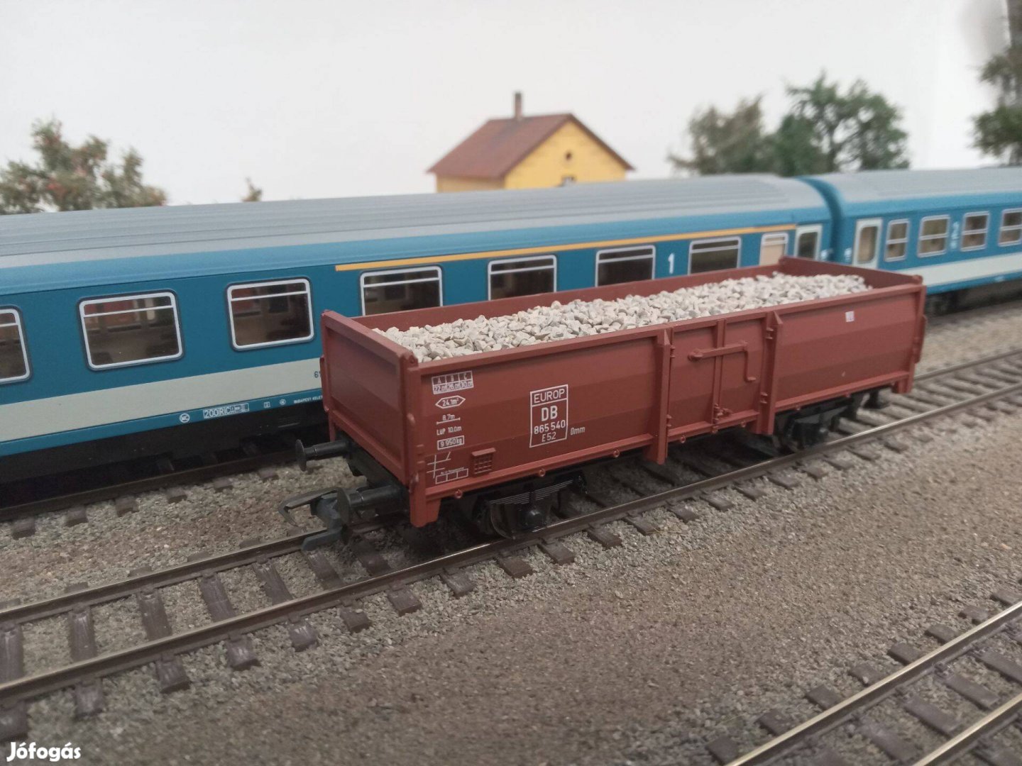 Roco 4302 DB nyitott teherkocsi kőrakománnyal H0