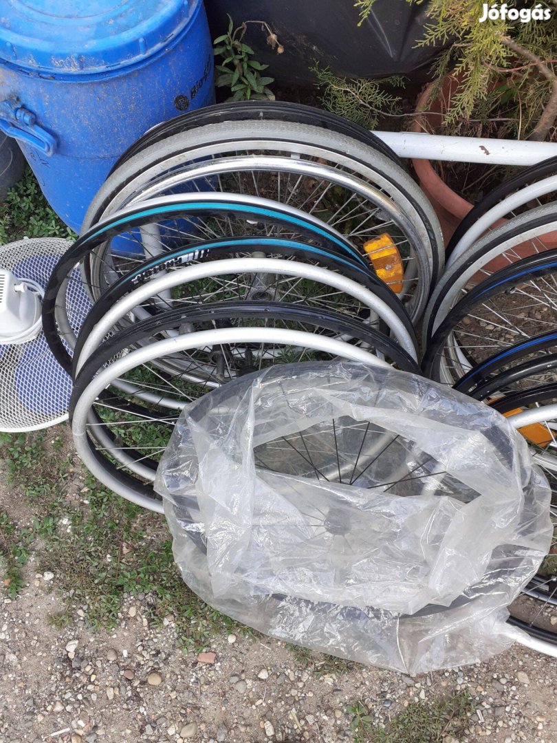 Rokkant kocsi kerekek