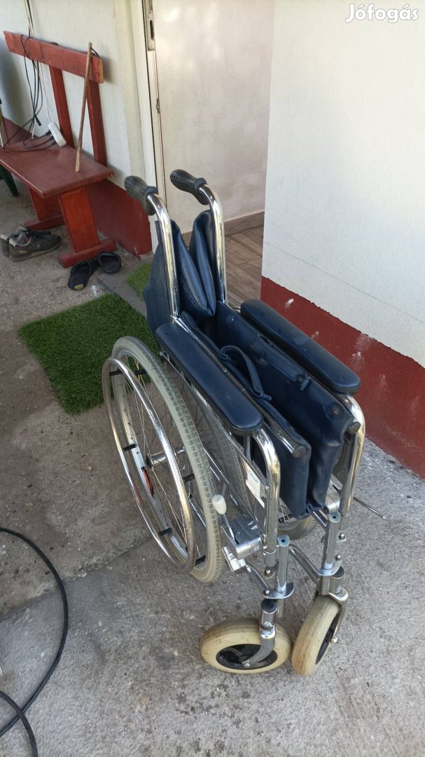 Rokkantkocsi járás képtelennek