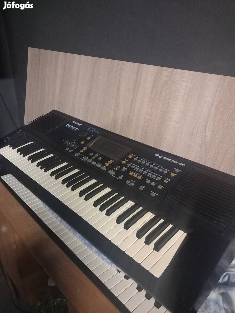 Roland EM50 szintetizátor