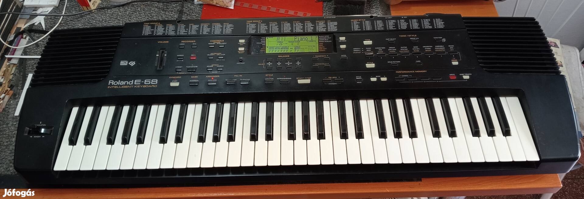 Roland E-68 kísérő automatikás szintetizátor eladó!